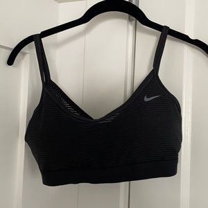 Nike women’s Indy striped black sports bra size M